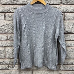 Elegant Gray Diamond Knit Sweater